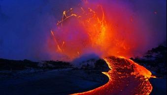 水与火,揭秘自然界的神奇转化